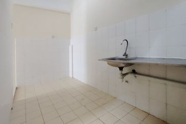 Below Market Value Shop Apartment @ Seksyen 15, Shah Alam