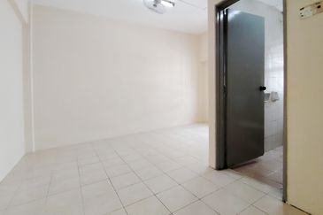 Below Market Value Shop Apartment @ Seksyen 15, Shah Alam