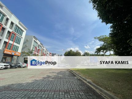 4 Storey Shop Facing Main Road at Bandar Seri Alam, Johor, Masai