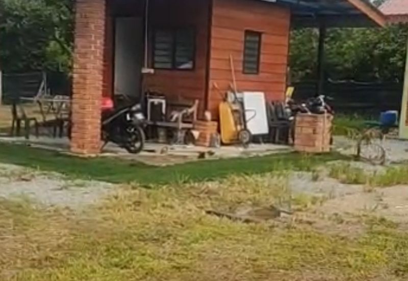 Tanah Pertanian Berserta Sebuah Rumah Di Sepang
