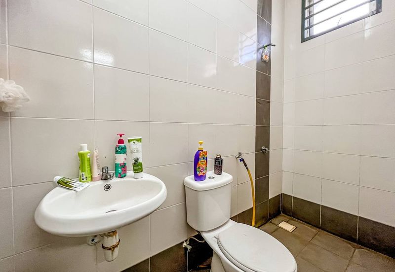 NON Bumi Ground Floor Corner Lot Townhouse Type Suci Bandar AInsdale Seremban