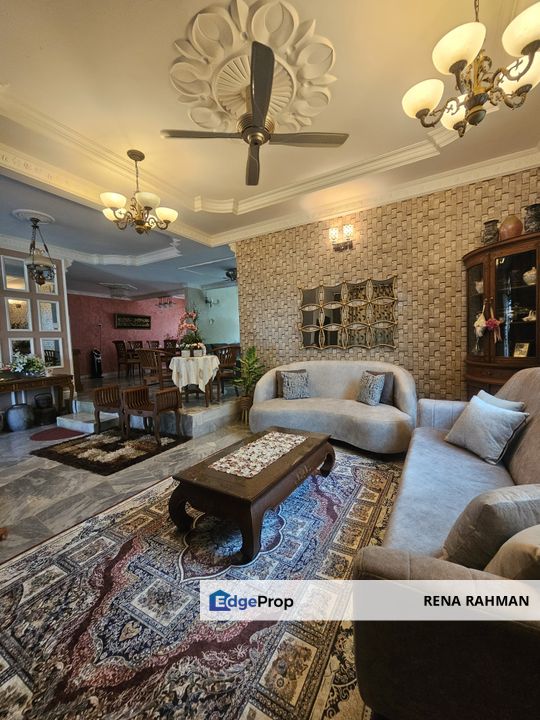 Rasah Kemayan Bungalow facing no house perch on high ground, Negeri Sembilan, Seremban