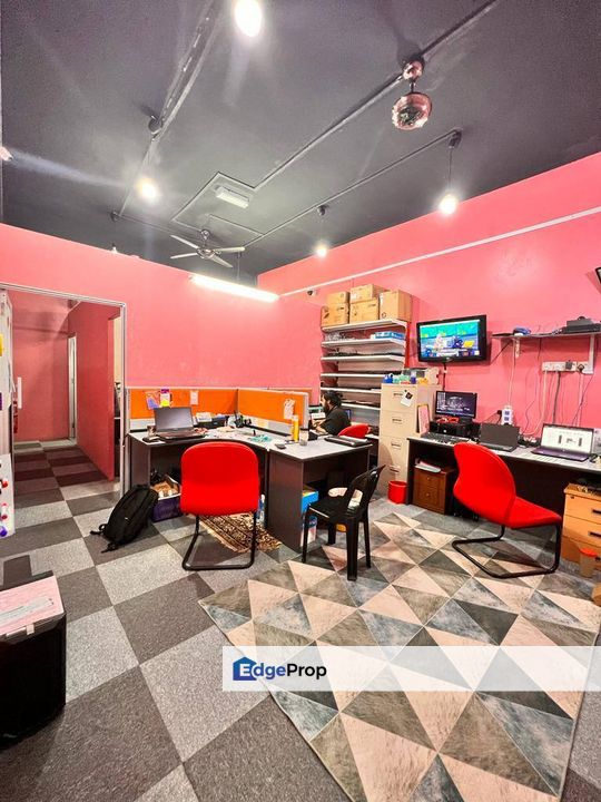 7% ROI GOOD INVESTMENT FULLY RENOVATED 3 Storey Shoplot Glomac 2 Cyberjaya, Selangor, Cyberjaya