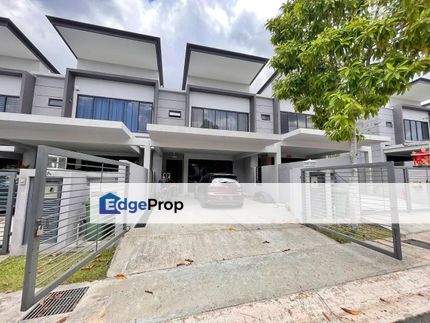 NOT FACING OTHER HOUSE SPACIOUS 2 Storey House Kajang East Precint 2 Semenyih, Selangor, Semenyih