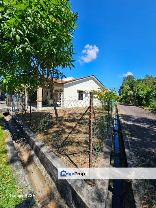 CORNER Single Storey Terrace House Taman Saujana Indah Bukit Katil ...