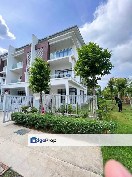 ENDLOT 3 Storey Link House Avens Residence Southville City Bangi  , Selangor, Bangi