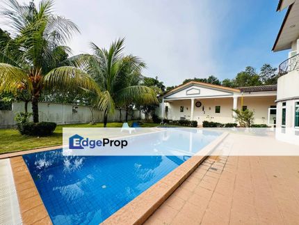 BUNGALOW WITH SWIMMING POOL Bandar Bukit Mahkota Kajang, Selangor, Bangi