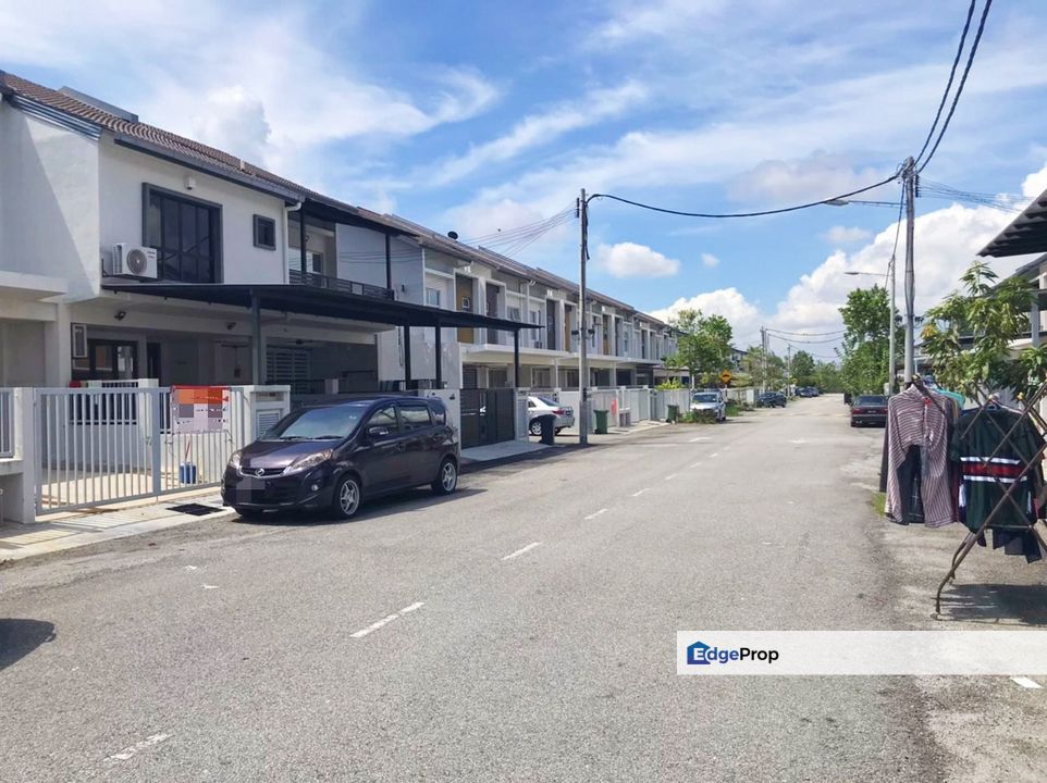 FREEHOLD CAMELLIA RESIDENCE Bandar Tasik Kesuma Beranang Semenyih , Selangor, Semenyih