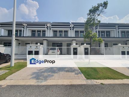 FREEHOLD LIKE NEW 2 Storey Terrace Merrydale Eco Majestic Semenyih, Selangor, Semenyih