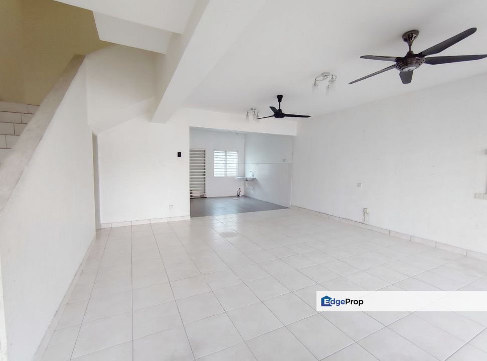 JALAN KAKI KE SURAU Double Storey House Taman Seri Bangi Seksyen 8 Bandar Baru Bangi, Selangor, Bangi