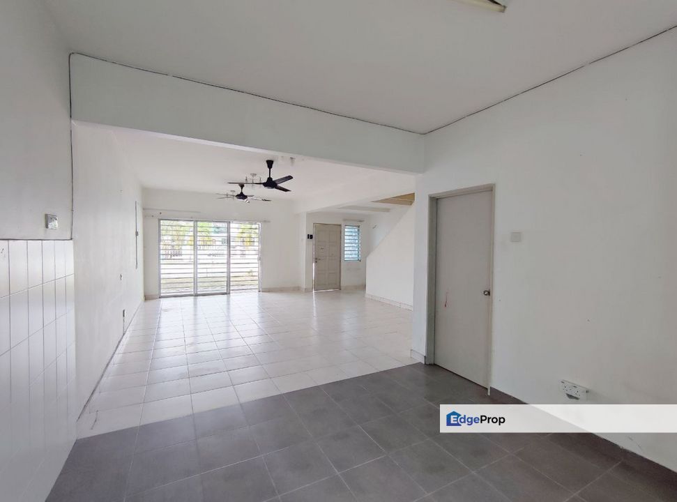 JALAN KAKI KE SURAU Double Storey House Taman Seri Bangi Seksyen 8 Bandar Baru Bangi, Selangor, Bangi