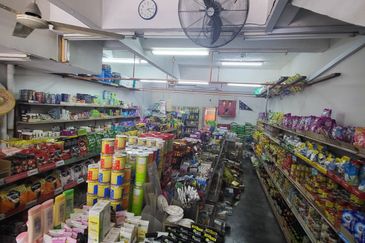 RUMAH KEDAI 2 Tingkat Taman Sri Intan Seksyen 7 Bangi