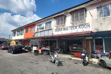 RUMAH KEDAI 2 Tingkat Taman Sri Intan Seksyen 7 Bangi