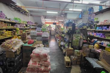 RUMAH KEDAI 2 Tingkat Taman Sri Intan Seksyen 7 Bangi
