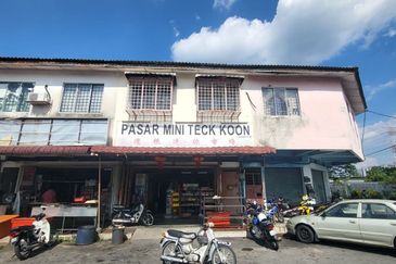 RUMAH KEDAI 2 Tingkat Taman Sri Intan Seksyen 7 Bangi