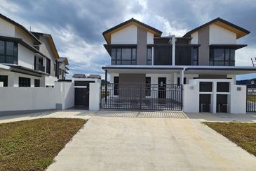 BRAND NEW Semi D Cluster Verna Double Storey Serene Height Bangi