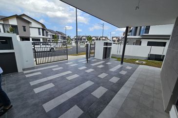 BRAND NEW Semi D Cluster Verna Double Storey Serene Height Bangi