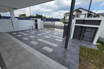 BRAND NEW Semi D Cluster Verna Double Storey Serene Height Bangi