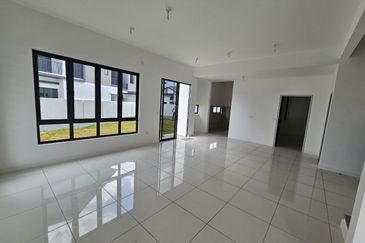 BRAND NEW Semi D Cluster Verna Double Storey Serene Height Bangi