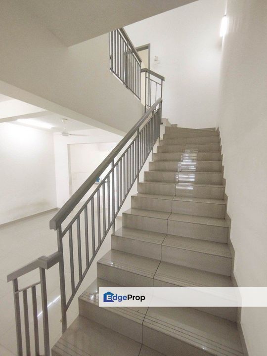 FREEHOLD Double Storey 96 Residence  Greenwoods Salak Perdana Bandar Baru Salak Tinggi, Selangor, Sepang