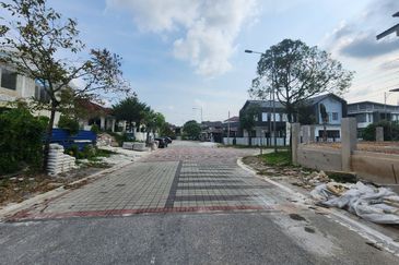 Putra Hill Residency