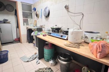 NEAR TOL BANGI GATEWAY MALL FIRST FLOOR Perkasa Shop Apartment Seksyen 15 Bandar Baru Bangi