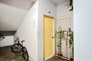 NEAR TOL BANGI GATEWAY MALL FIRST FLOOR Perkasa Shop Apartment Seksyen 15 Bandar Baru Bangi