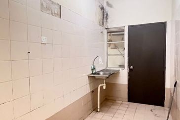 GOOD FOR INVESTMENT FIRST FLOOR Perkasa Shop Apartment Seksyen 15 Bandar Baru Bangi