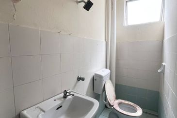 GOOD FOR INVESTMENT FIRST FLOOR Perkasa Shop Apartment Seksyen 15 Bandar Baru Bangi