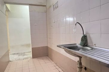 GOOD FOR INVESTMENT FIRST FLOOR Perkasa Shop Apartment Seksyen 15 Bandar Baru Bangi