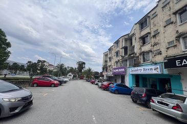 GOOD FOR INVESTMENT FIRST FLOOR Perkasa Shop Apartment Seksyen 15 Bandar Baru Bangi