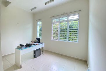 Desa Pinggiran Putra