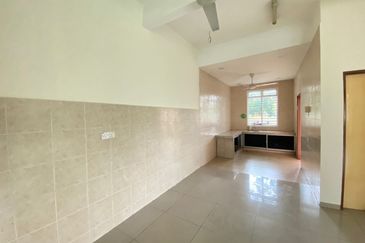 Desa Pinggiran Putra