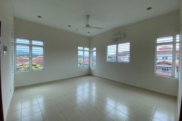 Desa Pinggiran Putra