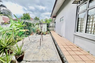 Desa Pinggiran Putra