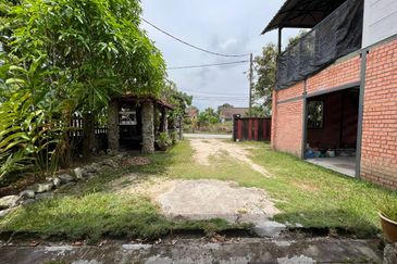 Taman Sri Raya, Batu 9