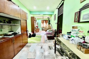 Taman Sri Raya, Batu 9