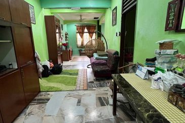 Taman Sri Raya, Batu 9