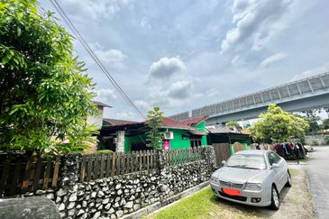 Taman Sri Raya, Batu 9