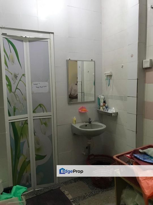 RENOVATED 2 Strorey House Seksyen 4 Tambahan Bandar Baru Bangi, Selangor, Bangi