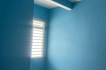 RENOVATED Double Storey Terrace Camelia Residence Semenyih 