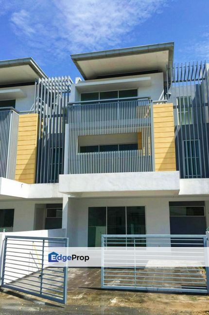 FREEHOLD GATED GUARDED 3 Storey Super Link Taman Nadayu 92 Kajang Phase 1, Selangor, Semenyih