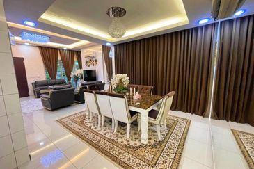 FULLY FURNISHED  RENOVATED 3 Storey Semi D Villa (Cluster) 1080 Residence Puncak Saujana Prima Saujana Kajang