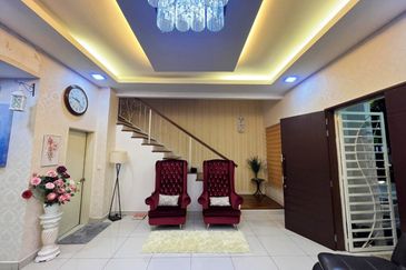 FULLY FURNISHED  RENOVATED 3 Storey Semi D Villa (Cluster) 1080 Residence Puncak Saujana Prima Saujana Kajang
