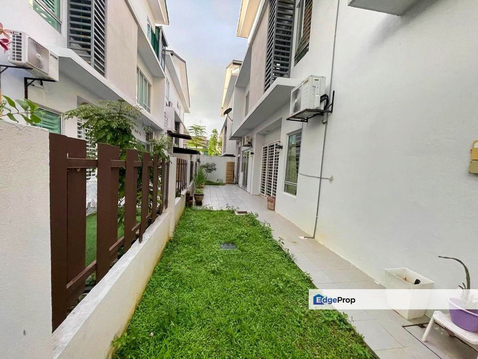 FULLY FURNISHED  RENOVATED 3 Storey Semi D Villa (Cluster) 1080 Residence Puncak Saujana Prima Saujana Kajang, Selangor, Kajang