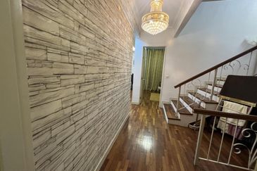 FULLY FURNISHED  RENOVATED 3 Storey Semi D Villa (Cluster) 1080 Residence Puncak Saujana Prima Saujana Kajang