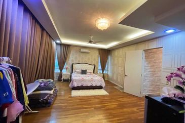 FULLY FURNISHED  RENOVATED 3 Storey Semi D Villa (Cluster) 1080 Residence Puncak Saujana Prima Saujana Kajang