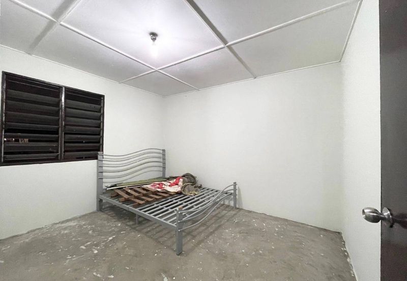 Flat Pandan Jaya Blok L13