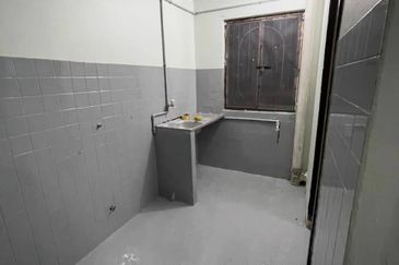 Flat Pandan Jaya Blok L13