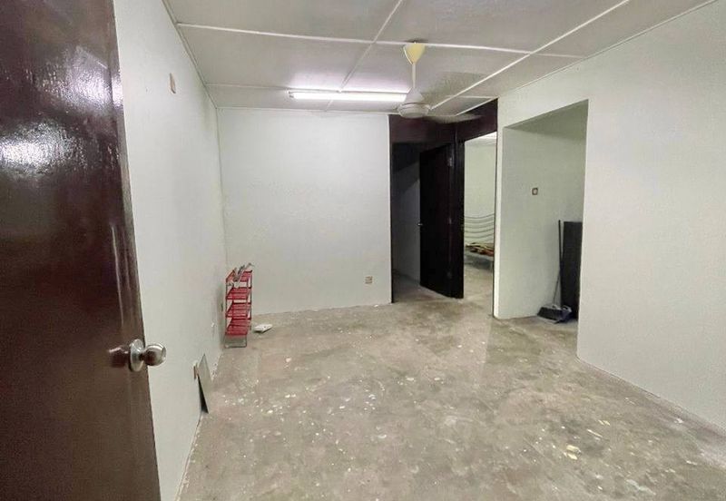 Flat Pandan Jaya Blok L13